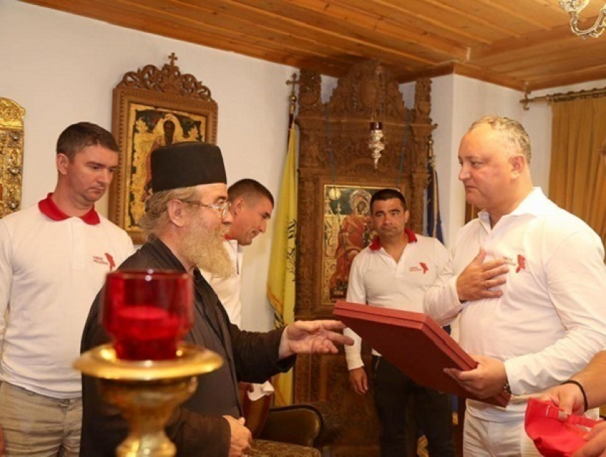 Игорь Додон подчеркнул свою приверженность православию