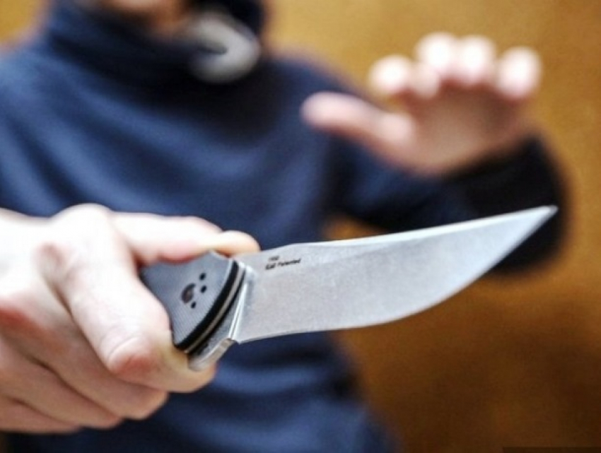 13-летний житель Кагула ножом угрожал 11-летнему кишиневцу
