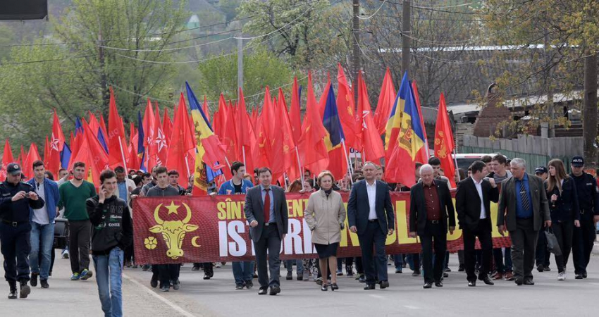 Более 20 тысяч граждан в пяти городах страны принимают участие в маршах за Молдову 