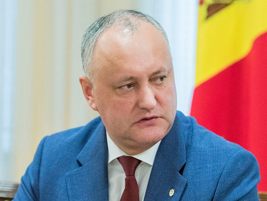 Додон посоветовал ПДС и Санду слезть с баррикад