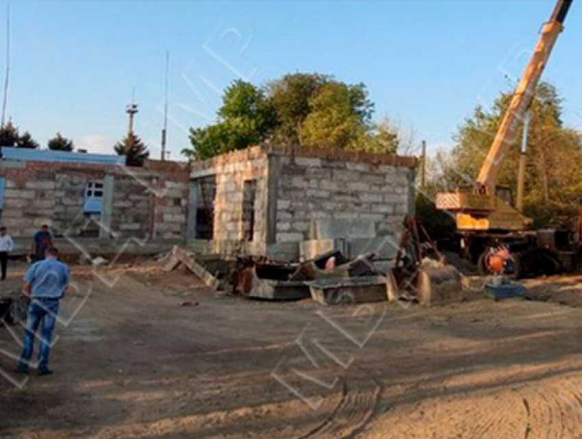 Мужчину придавило железобетонным блоком на стройке в Приднестровье