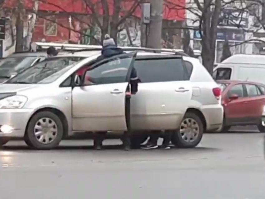 В Кишиневе мужчина скончался за рулем автомобиля