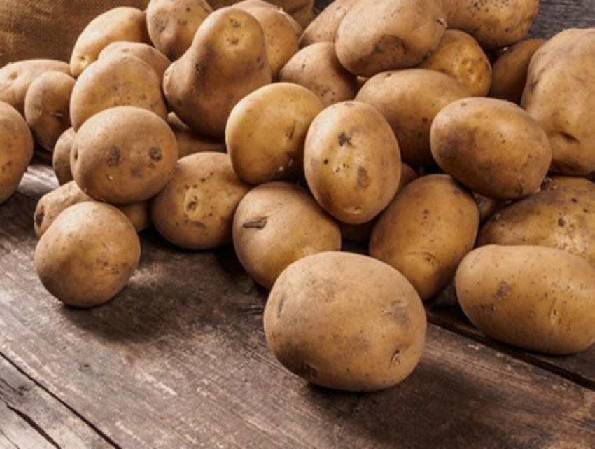 За год картофель в Молдове подорожал почти на 90 процентов