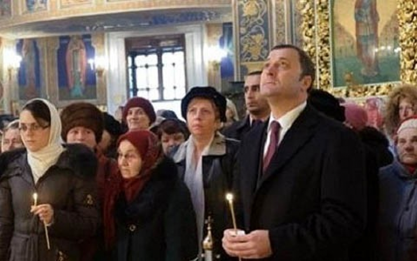 Филат за решеткой: кто привезет в Молдову Благодатный огонь из Иерусалима?
