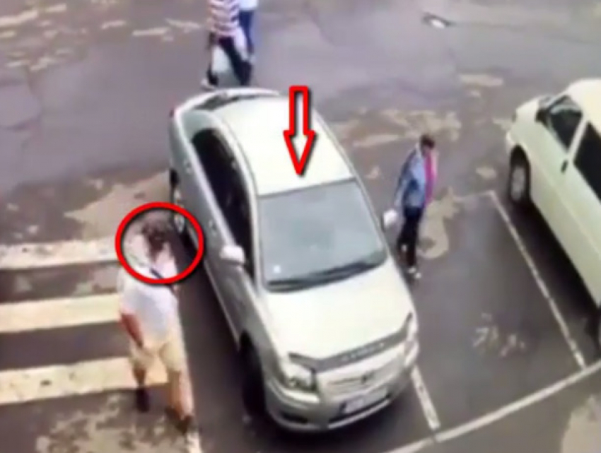 Взломщики «обчищали» автомобили пока владельцы делали покупки в торговых центрах Кишинева 