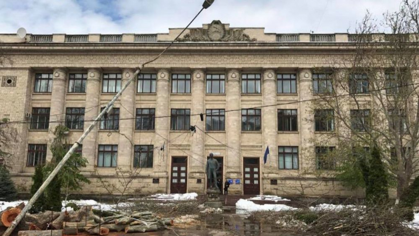 Страшнее, чем в фильмах ужасов: Как выглядит здание Национальной библиотеки после разгула стихии 