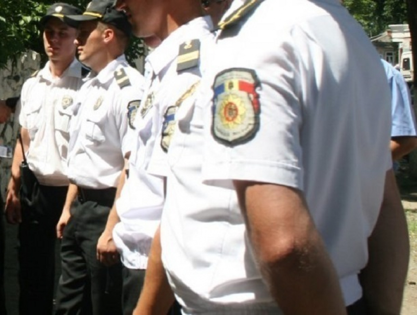 Шантажом полицейского занялся житель Глодян