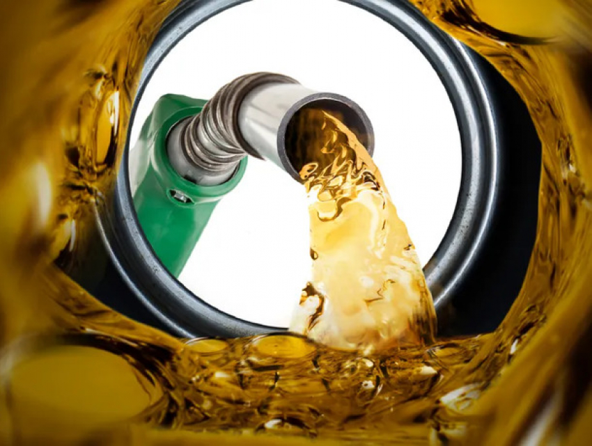 Минэнерго успокоило: топлива хватит на 8-16 дней после крупного импорта 