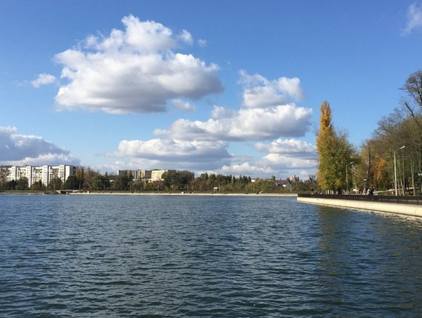 Паразиты и кишечные палочки. Эксперты предупреждают: купание в озерах Кишинева опасно для здоровья