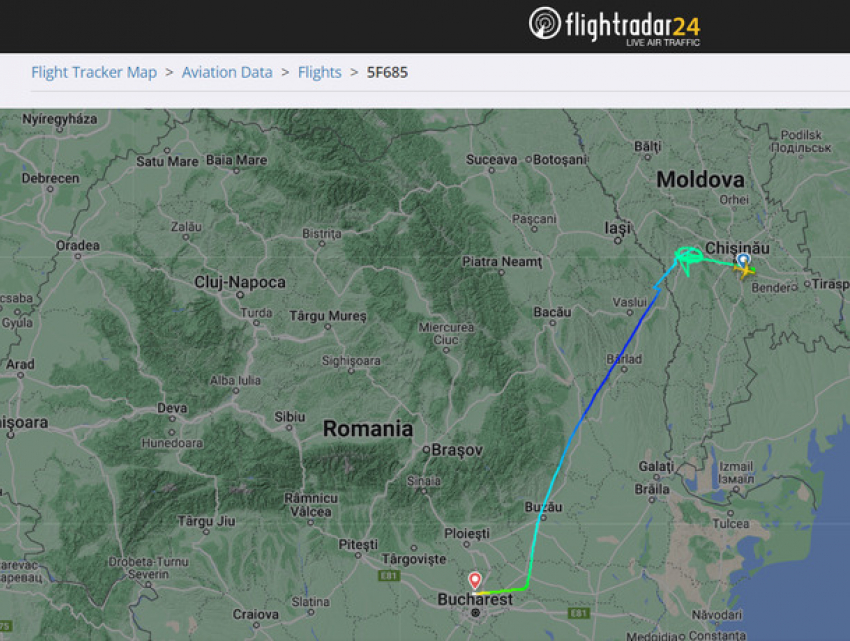 Самолет FlyOne совершил экстренную посадку в Бухаресте