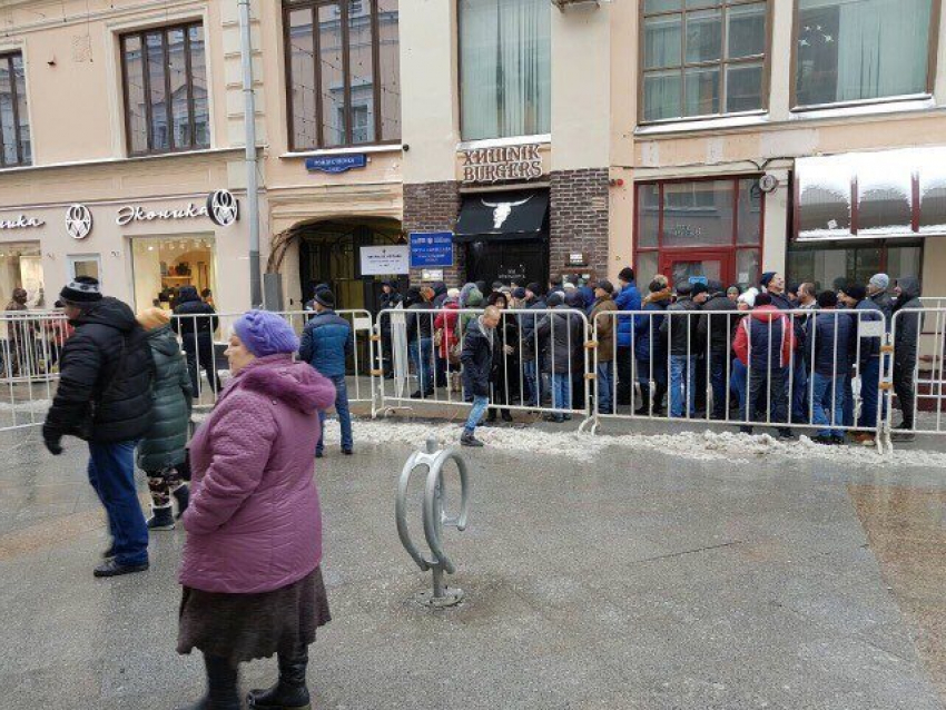 Молдаване берут штурмом избирательные участки в Москве
