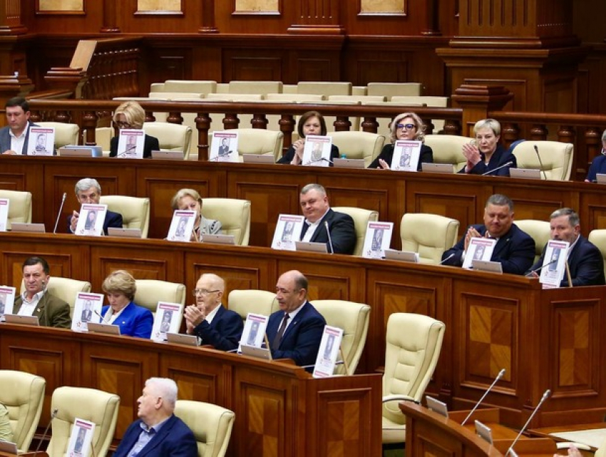 БКС требует объявить 2025 год Годом Великой Победы в Молдове, PAS - против