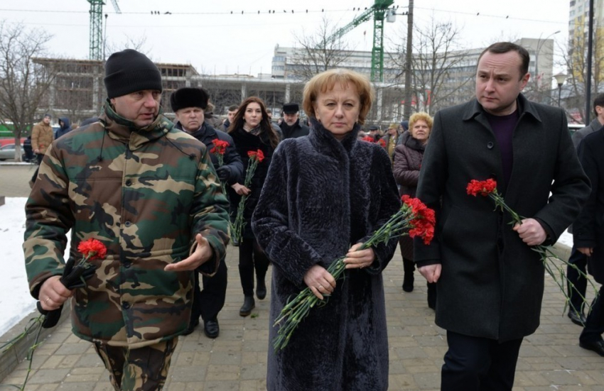 Социалисты возложили цветы на Мемориале «Сыновьям Родины - Вечная память» в память о погибших в Афганской войне