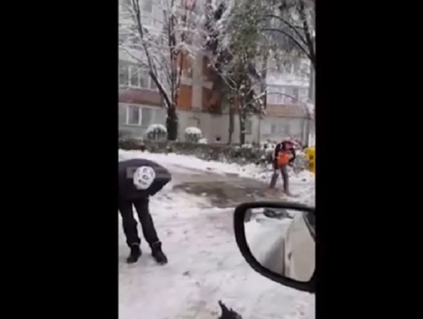 Шокирующее видео с двумя наркоманами, принявшими наркотик «Зомби», потрясло Румынию 