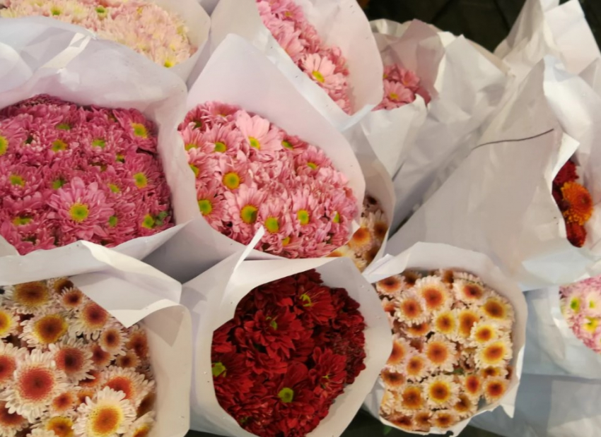 Налоговая служба Молдовы проверила продавцов цветов в преддверии 1 сентября