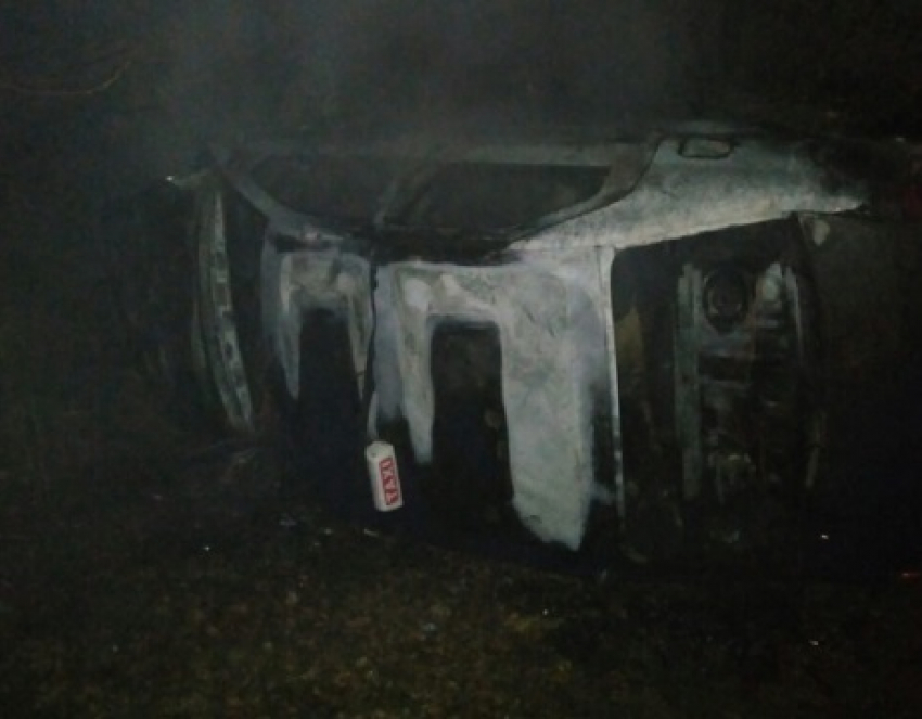 ДТП в Дондюшанах: автомобиль сгорел вместе с двумя людьми внутри