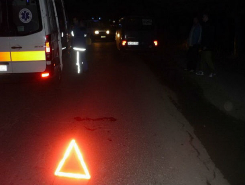 Ехавший в темноте велосипедист погиб под колесами грузовика в Комратском районе 