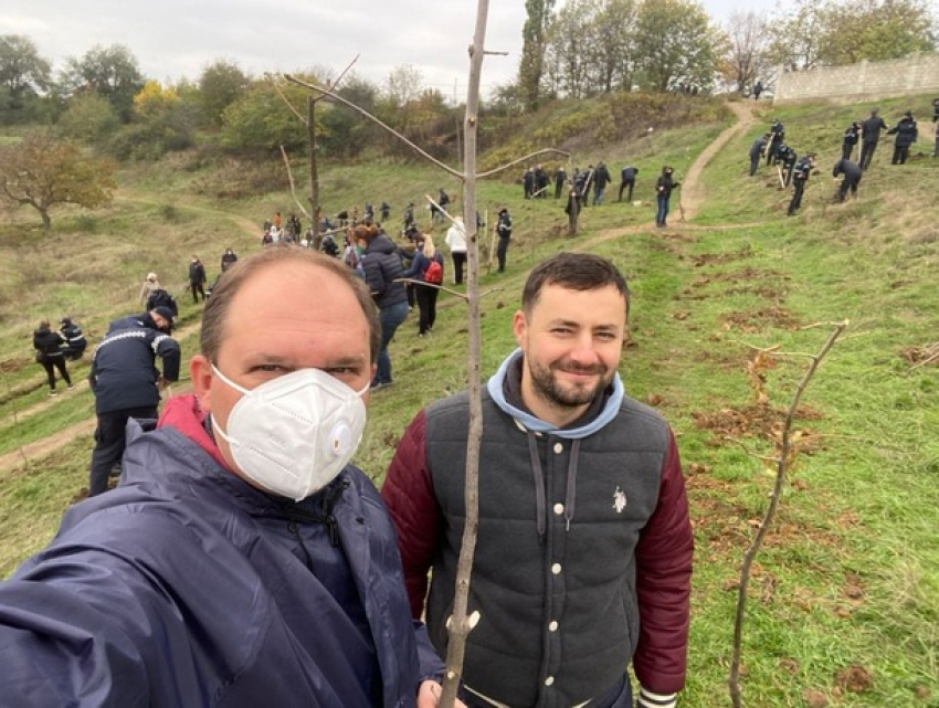 Ион Чебан принял участие в акции по озеленению Кишинева