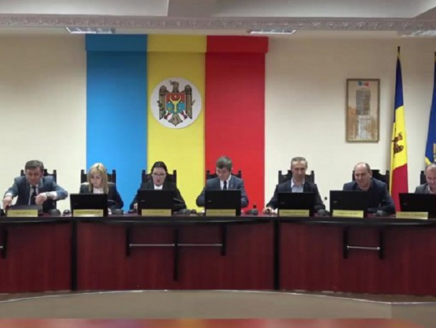 В Молдове зарегистрировали первых кандидатов на парламентских выборах