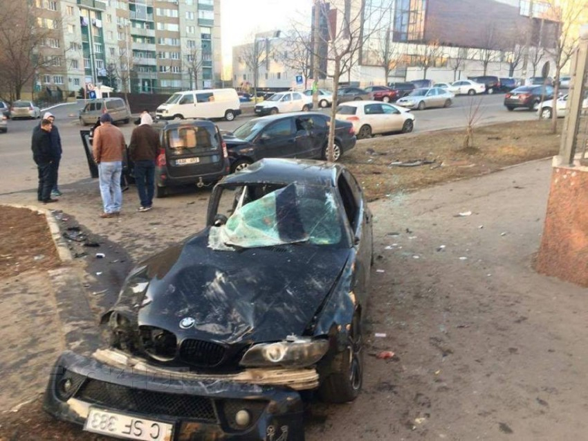 Утреннее ДТП на Чеканах: Две несовершеннолетние в тяжелом состоянии в больнице 