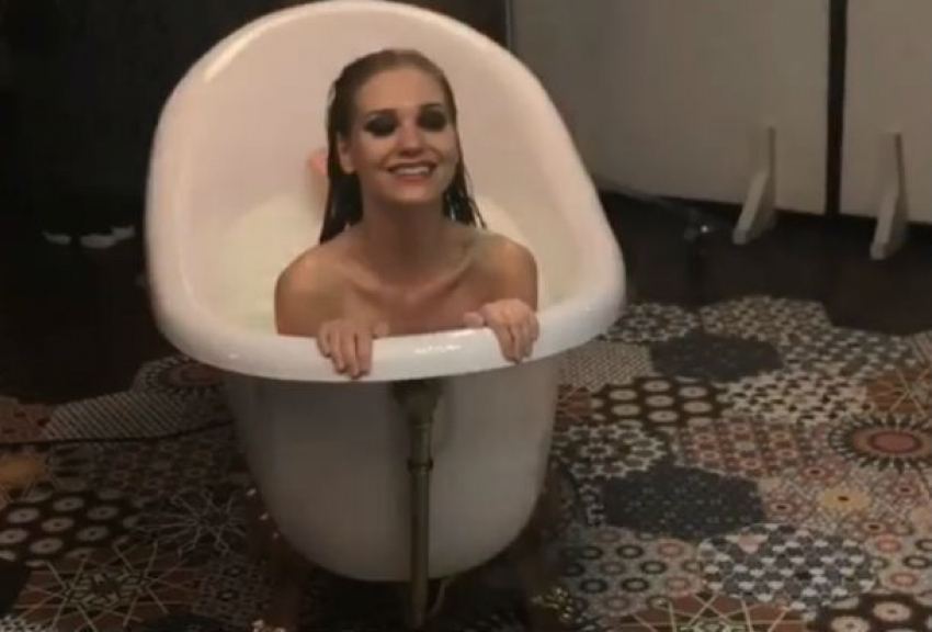 "Обнаженным» видео в ванне с молоком развеселила поклонников Кристина Асмус 