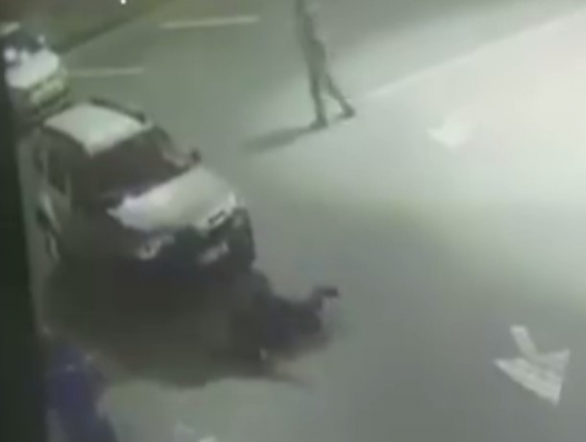 Жесть! Пьяный водитель покалечил трех человек на заправке 