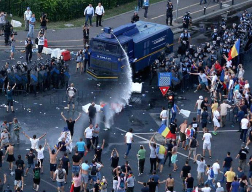 «Ужасные сцены насилия, ставшие публичной казнью демократии», - Нэстасе в Бухаресте оказался в шоке