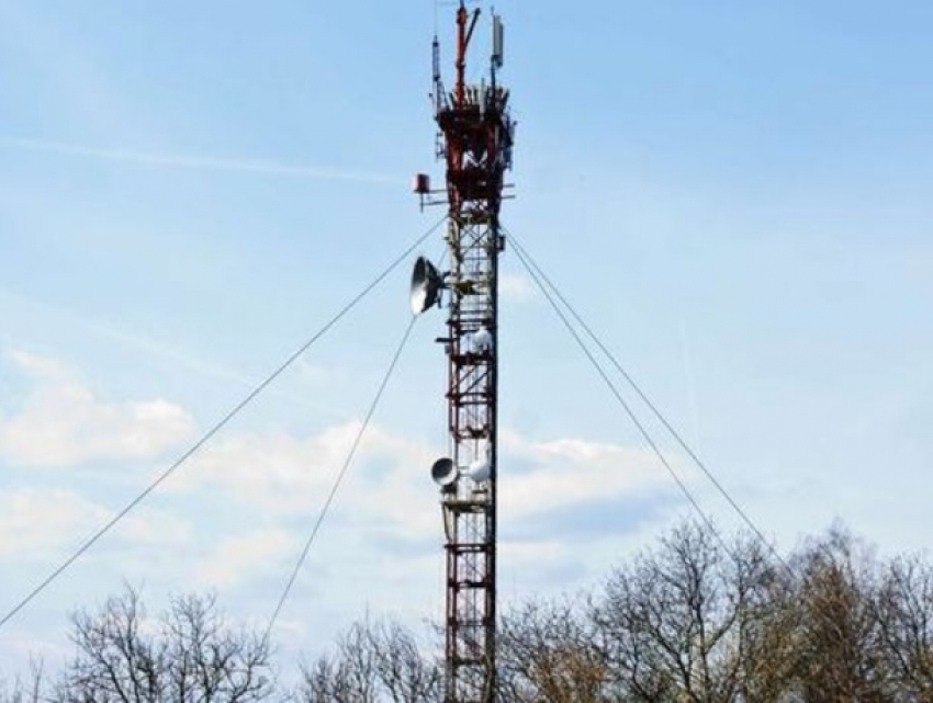 Трагедия в Дрокии: подросток сбросился с антенны телефонной связи