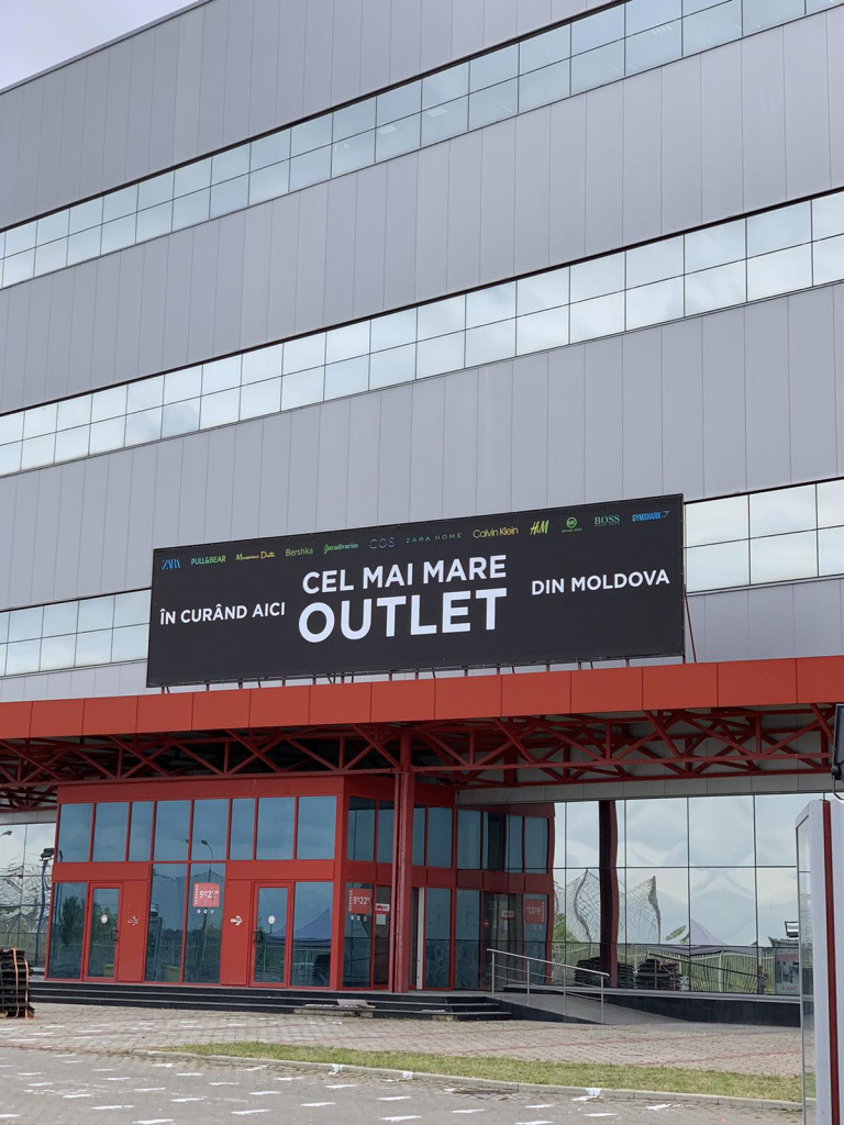 outletm.jpg