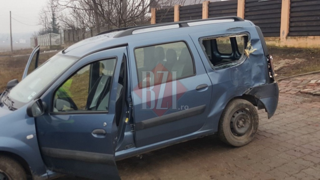 foto-accident-in-romania-cu-implicarea-unui-cetatean-al-rm-a-intrat-cu-masina-intr-un-copac-1515408342.jpg