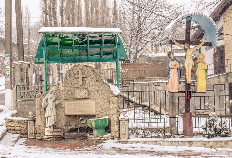 родник на улице Сф. Думитру в Вадул-луй-Водэ.jpg