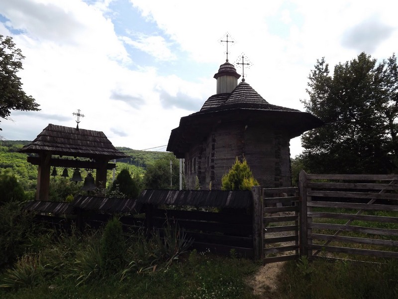 Деревянная церковь в Паланке3.JPG