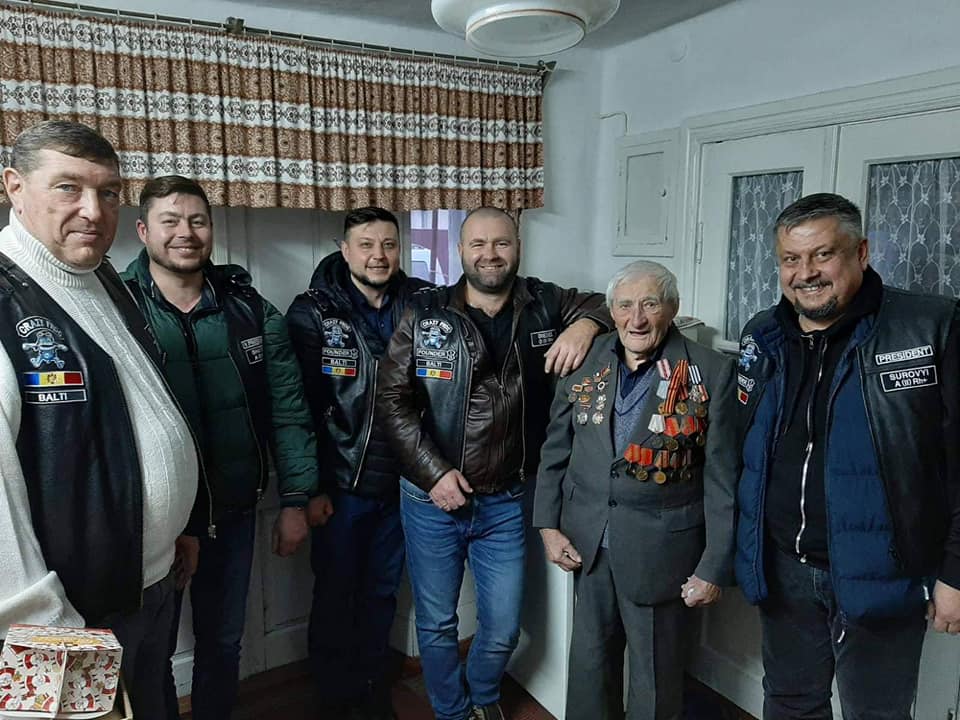 bikers1.jpg