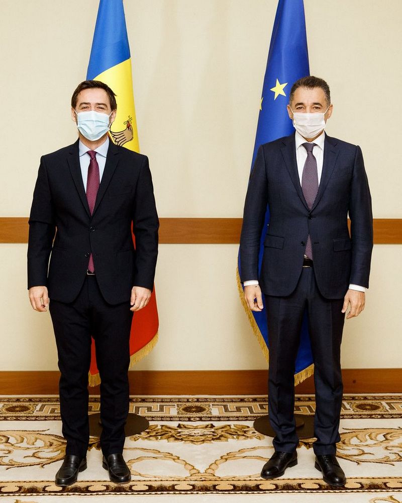 посол.jpg
